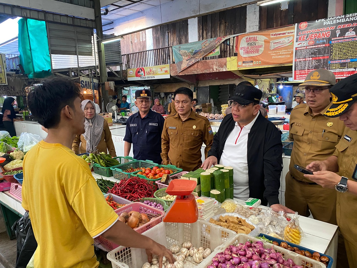 Inisiatif Baru! Pj Walikota Palembang Minta Pedagang Pasar Lemabang Ditata