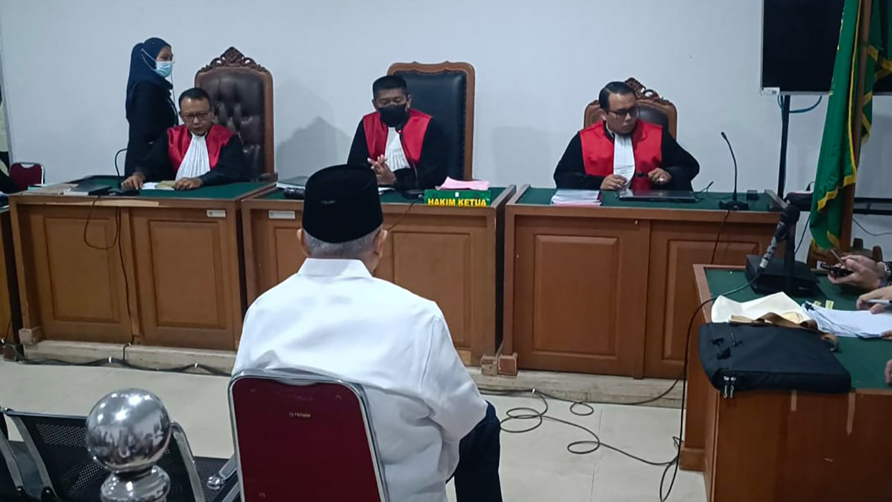 Terdakwa Alex Noerdin Tampak Lusuh dengar Hakim Tolak Eksepsi Dugaan Korupsi Pasar Cinde