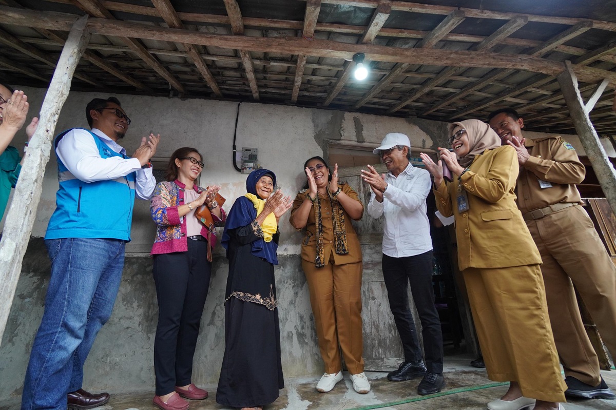Light Up The Dream: PLN Nyalakan 33 Ribu Sambungan Gratis untuk Keluarga Kurang Mampu