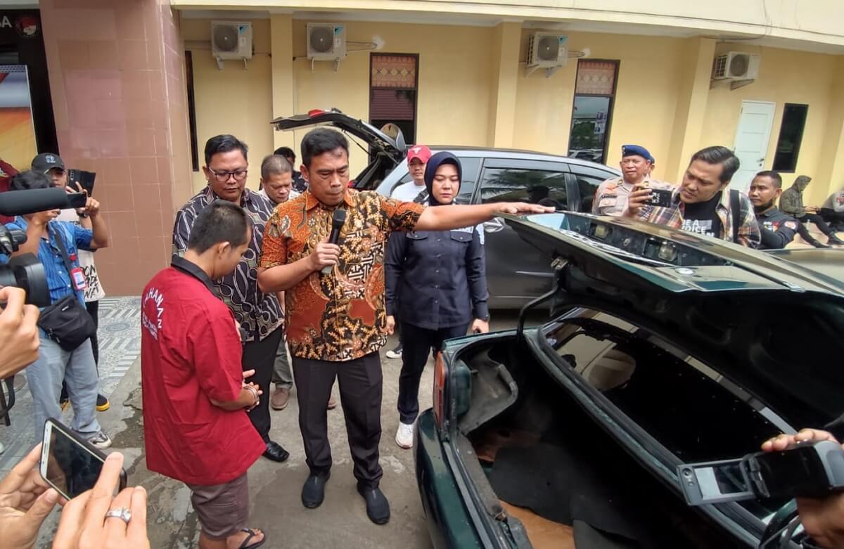 Polda Sumsel Tangkap Kurir Narkoba, Amankan 23,7 Kilogram Sabu dari Bagasi Sedan Suzuki Baleno Hijau