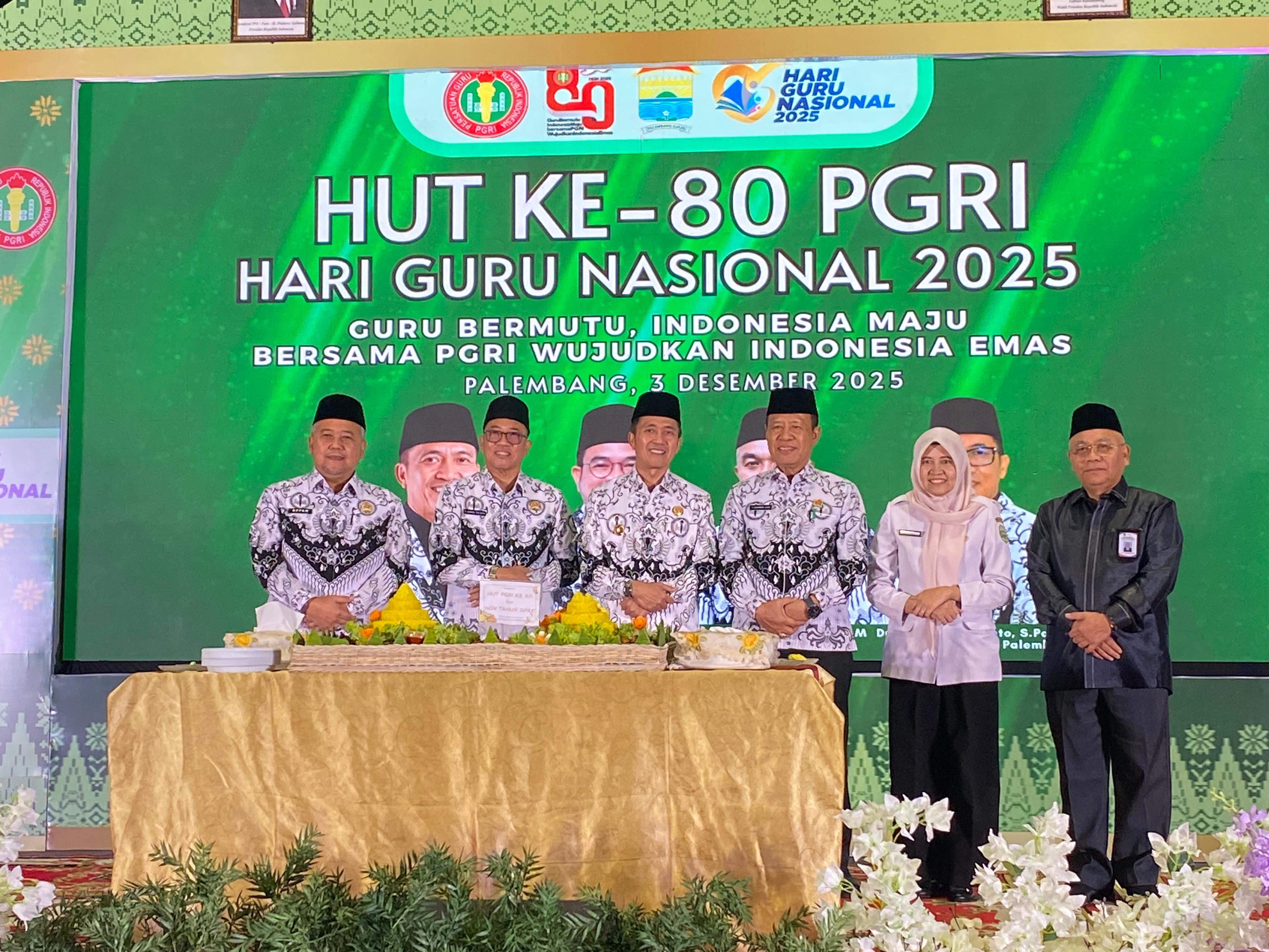 Walikota Palembang hadiri peringatan HUT PGRI ke 80 dan HGN 2025 