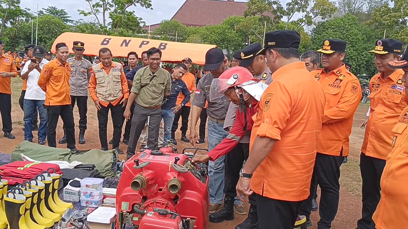 Penanggulangan Bencana Karhutla, Bupati Cek Pasukan dan Peralatan