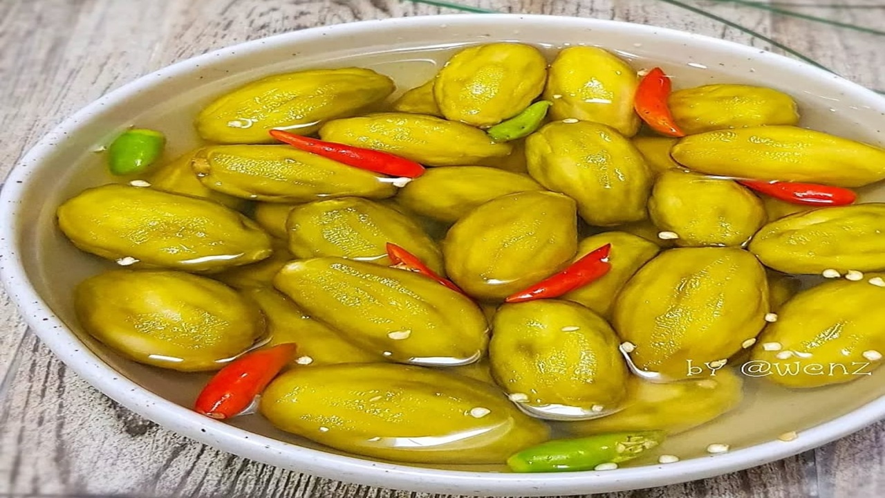 Manisan Kedondong Khas Palembang, Jajanan Tradisional Asam Manis Pedas yang Menyegarkan