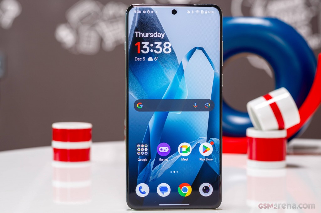 Galaxy S26 vs OnePlus 13: Adu Speaker, Siapa Rajanya Audio Smartphone?