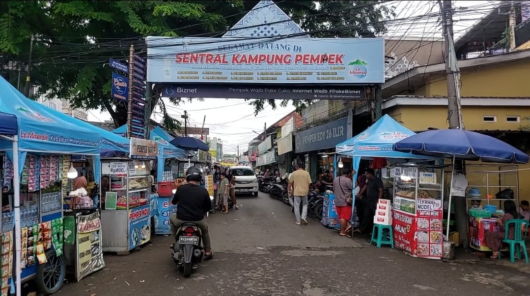 Libur Akhir Tahun Menjadi Berkah Bagi Pelaku Usaha Pempek di Palembang