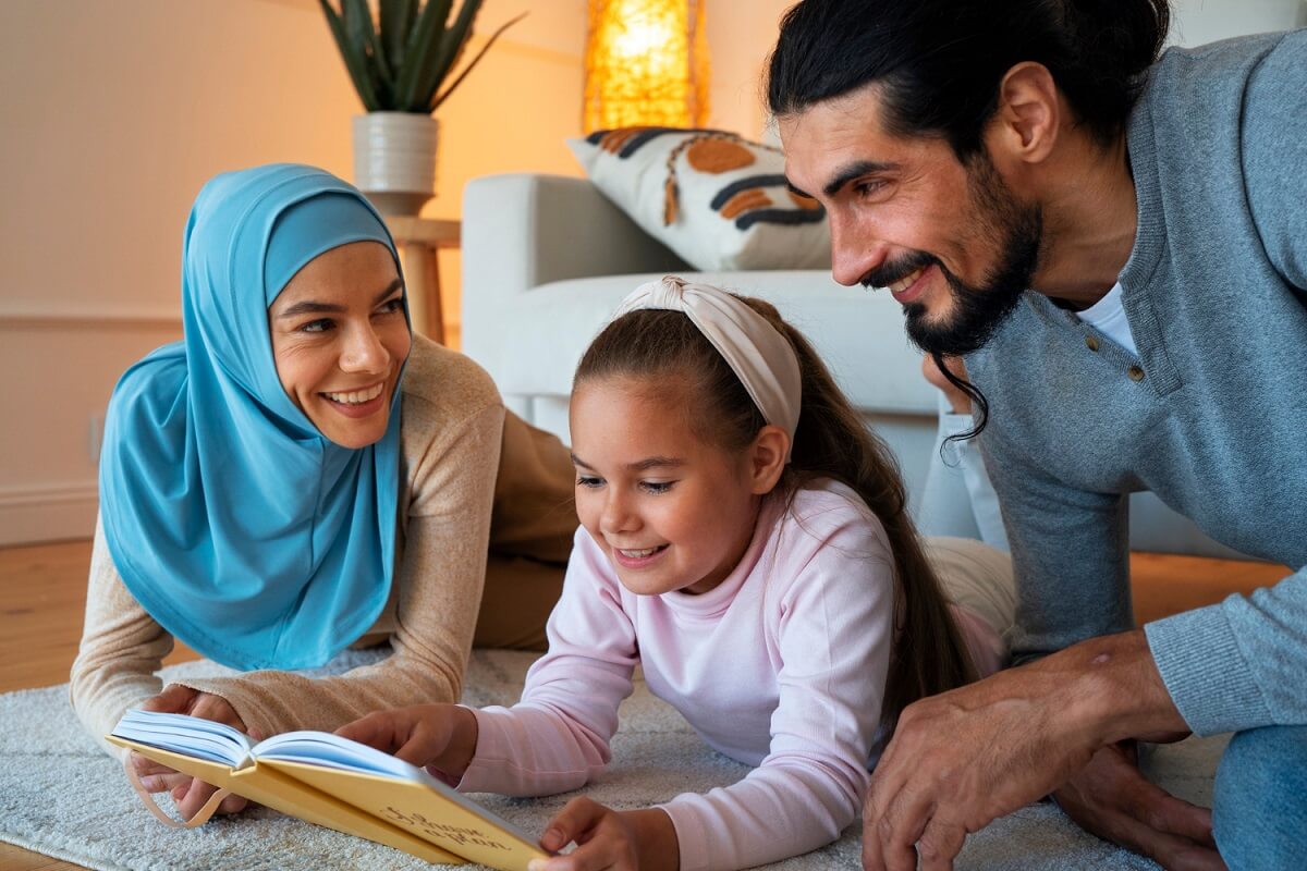 Seperti Apa Hubungan Mahram Ayah dan Anak Tiri serta Hak dan Kewajibannya Menurut Pandangan Islam?