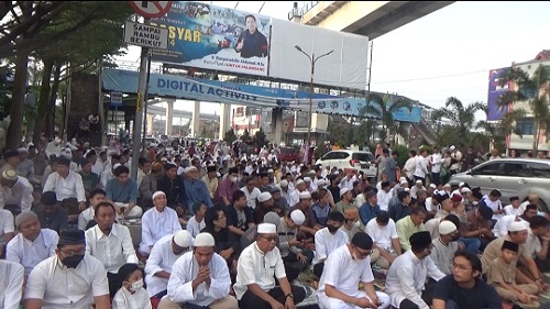 10.000 Jemaah Salat Idul Adha di Muhammadiyah Balayudha Palembang Tumpah Ruah Jalan Raya