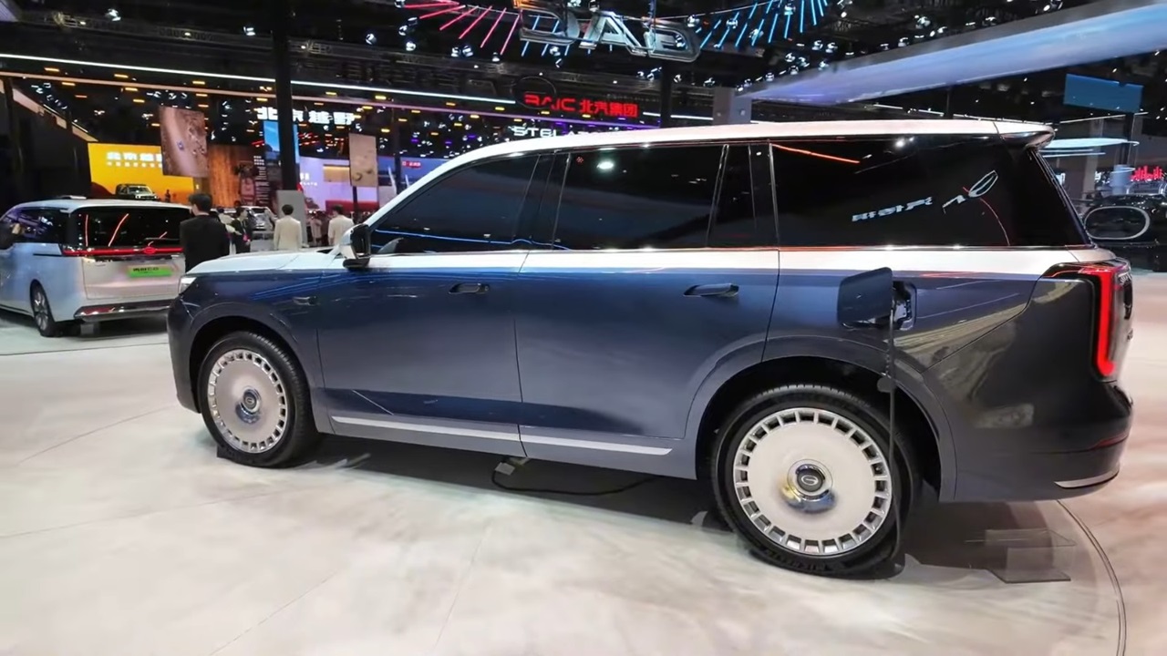 Lebih Murah dari Pajero, SUV Premium Asal Cina Tampilkan Fitur & Kemewahannya Bikin Tergoda