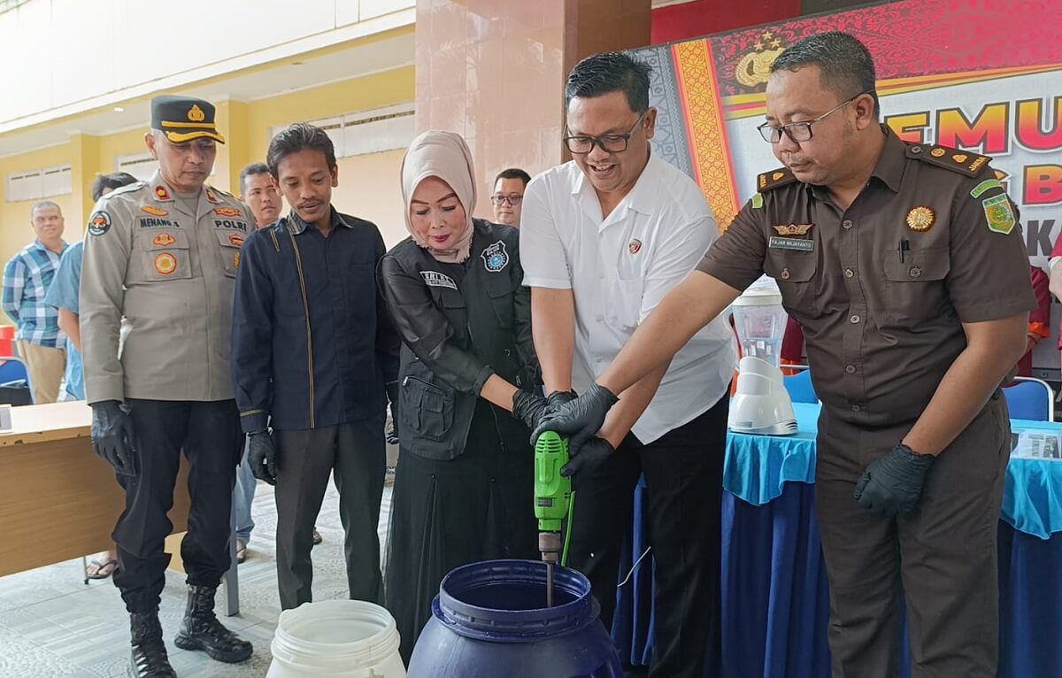 Ditresnarkoba Polda Sumsel Blender 1.496 Gram Sabu Hasil Ungkap Kasus