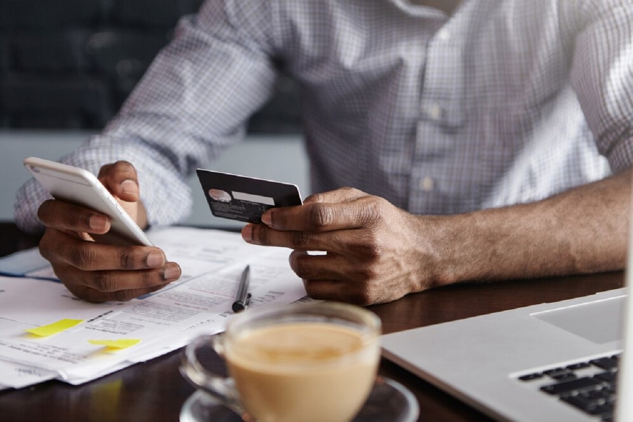 Kartu Kredit vs Sistem 'Pay Later: Memahami Perbedaan dan Keuntungan Finansial