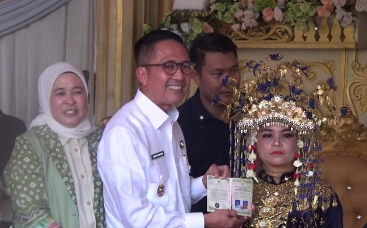 100 Pasangan Pengantin Sambut Bahagia Nikah Massal Pemkot Palembang 2023