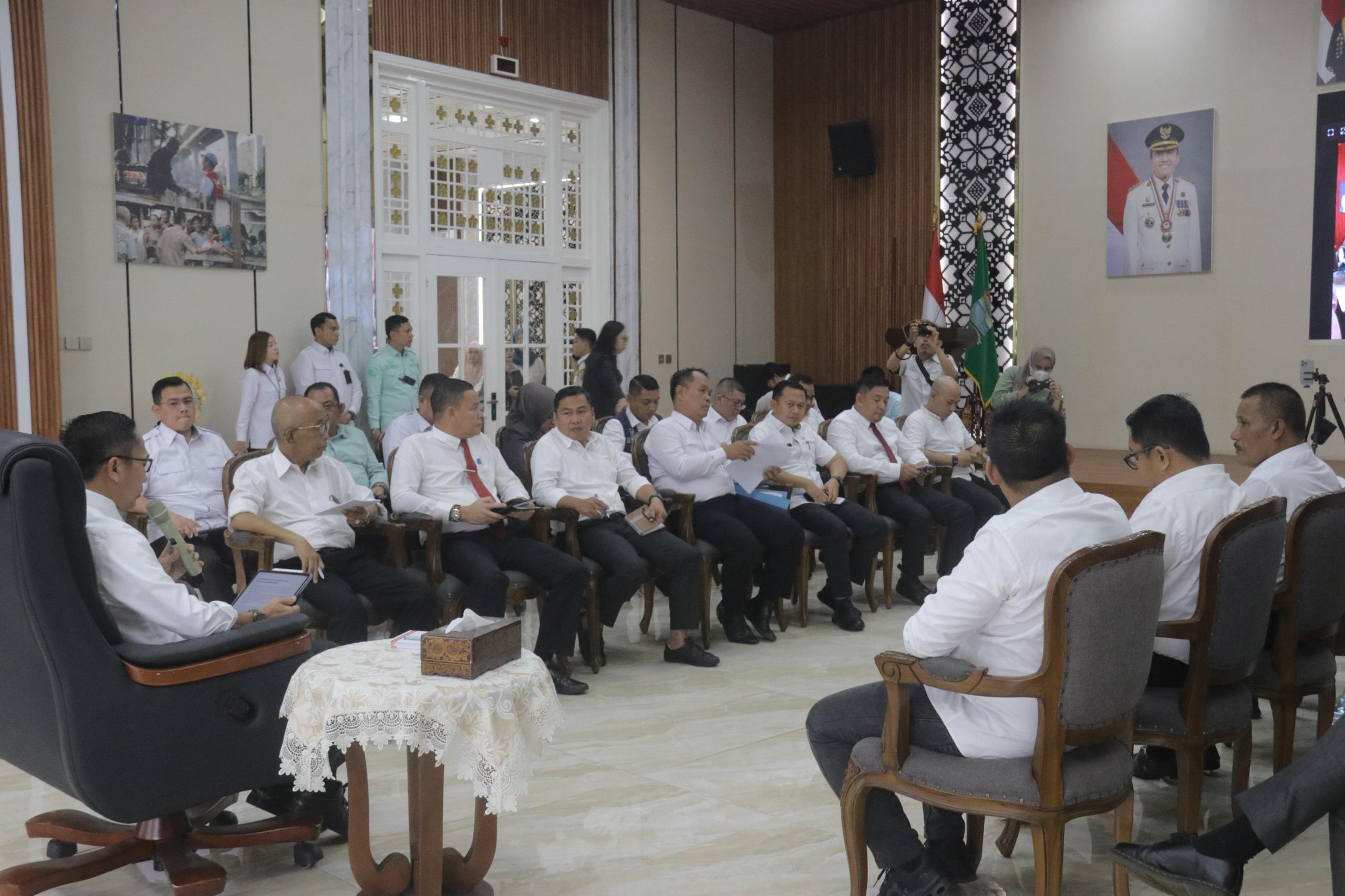 Lampu jalan rusak Palembang, Keluhan terbanyak warga, Simulasi perbaikan lampu, Lampu tenaga surya, Ratu Dewa