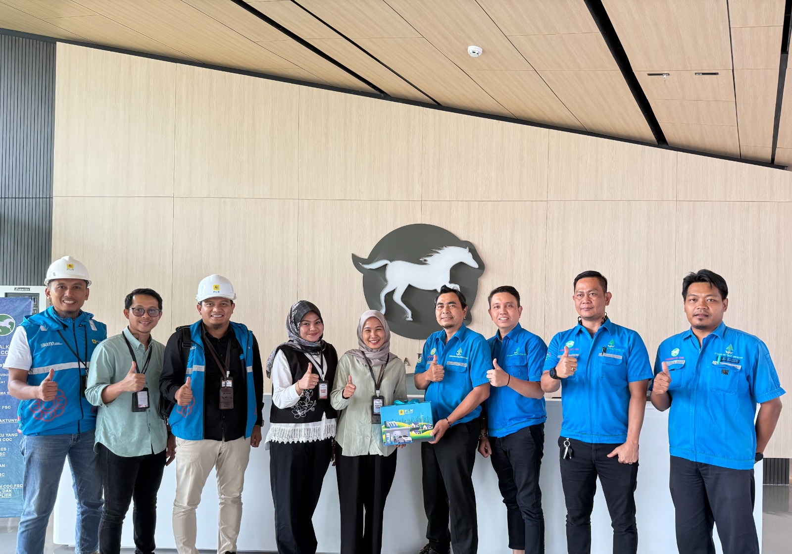 PLN UP3 Ogan Ilir Rayakan Hari Pelanggan Nasional dengan Kunjungan ke Industri Besar
