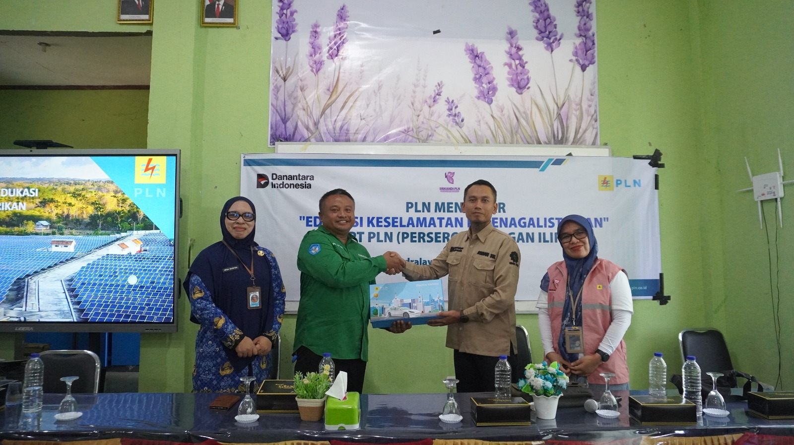 PLN UP3 Ogan Ilir Tanamkan Kesadaran Keselamatan Ketenagalistrikan kepada Generasi Muda