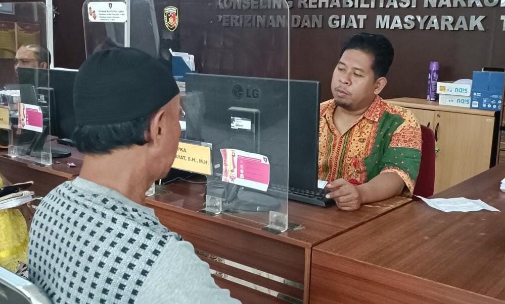 Seorang Ayah Pengayuh Becak di Palembang Dipukuli Anaknya Hingga Babak Belur