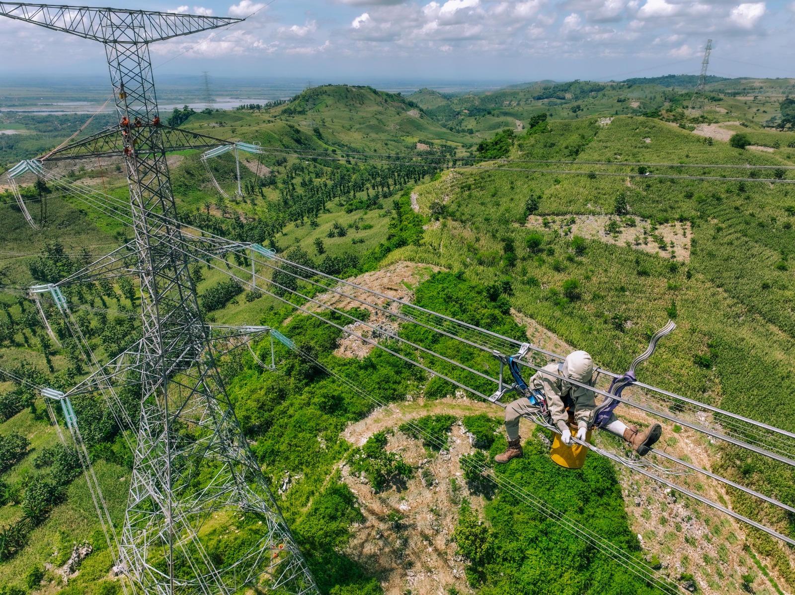PLN Kembali Pertahankan Posisi Puncak Sektor Utilitas Fortune Southeast Asia 500