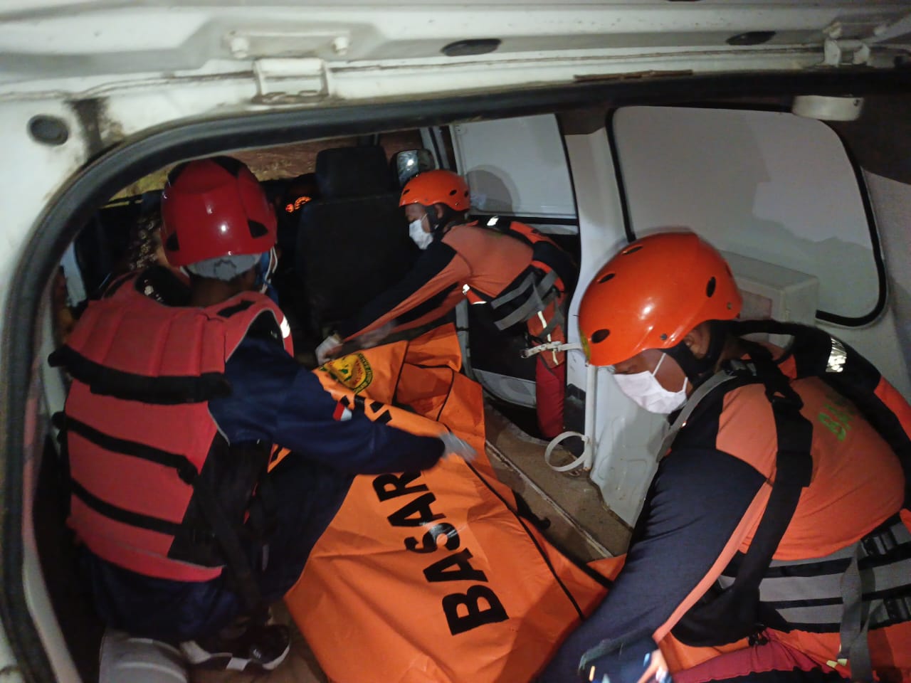 Korban Tenggelam Diduga Dikeroyok Ditemukan