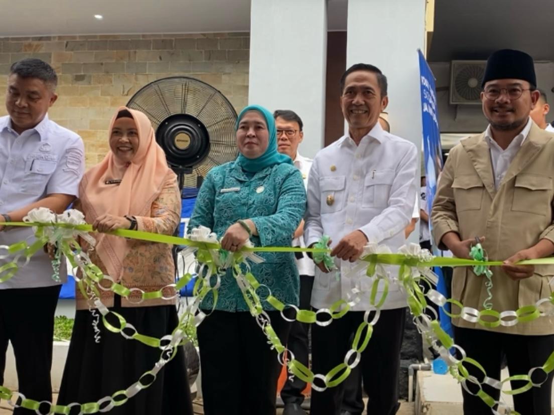 Walikota dan Wakil Walikota Palembang Buka Bazar Ramadan DWP kota Palembang