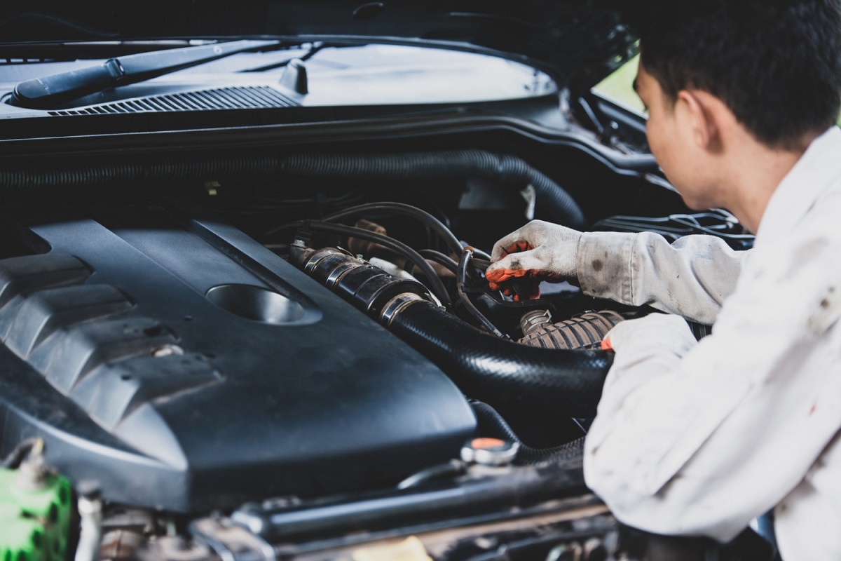  Ngakak! Ternyata Begini Cara Bikin Mesin Mobil Tahan Banting