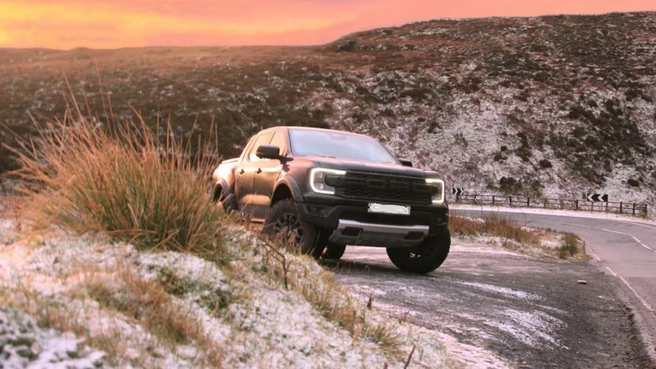 Ford Ranger Raptor: Monster Jalanan yang Bikin Ketagihan, Tapi Layak Dibeli?