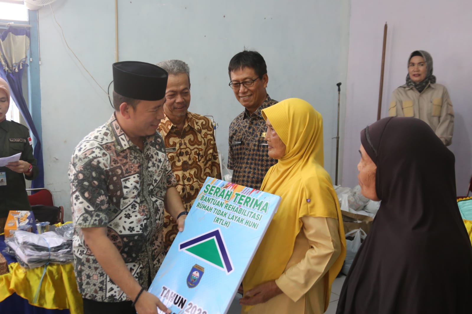 Program Bedah Rumah di Baturaja Barat tahun 2022 Selesai, Pj Bupati OKU Serahkan Kepada Pemilik