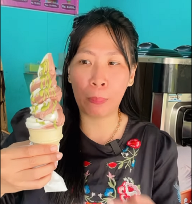 Es Krim Tower Cone: Surga Kuliner Ramah Kantong di Palembang