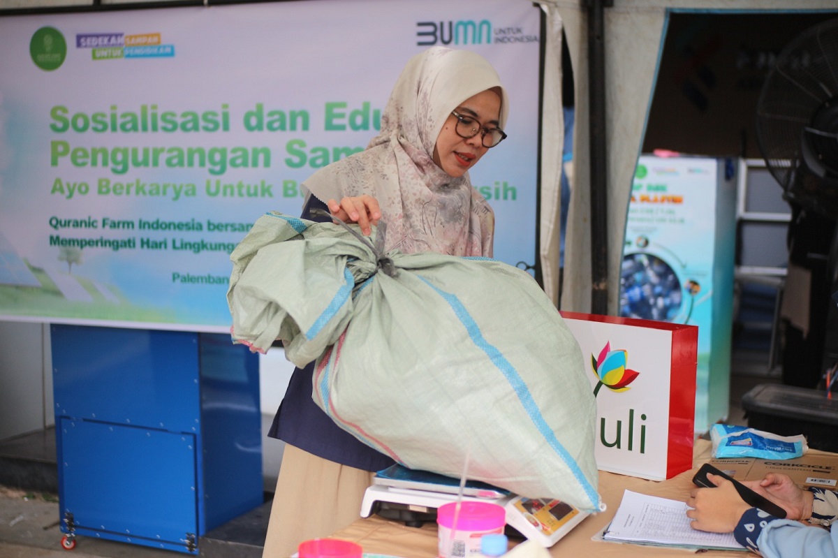 PLN UID S2JB Gencarkan Aksi Peduli Lingkungan Lewat Program Bottle-Up
