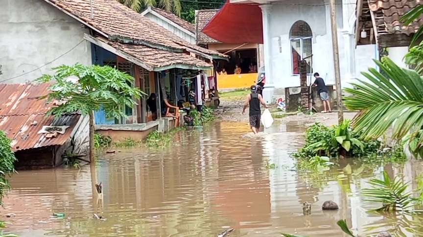 Puluhan Rumah di Kelurahan Kemelak Bindung Langit Terendam Banjir