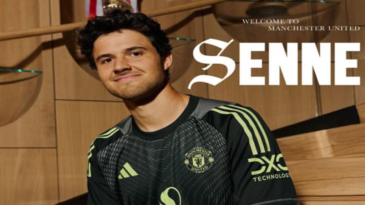 Manchester United Resmi Gaet Senne Lammens dari Royal Antwerp di Hari Terakhir Bursa Transfer