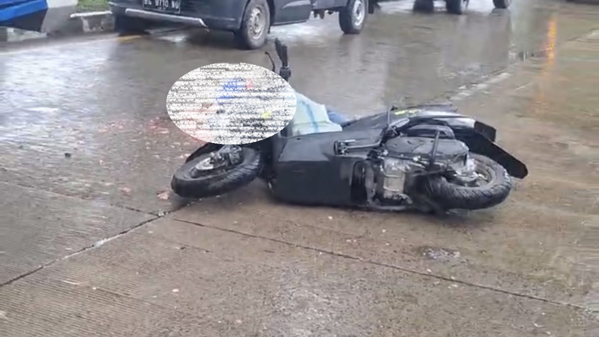 Bawa Karung Diduga Berisi Paket, Pemotor Tewas di Palembang