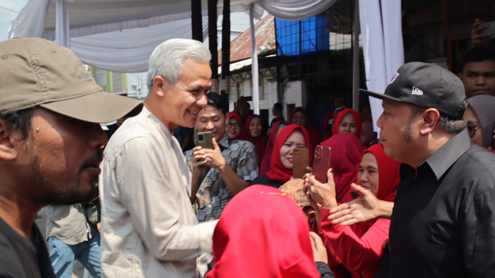 Calon Presiden Indonesia Koalisi Ganjar Pranowo dari Partai Pengusung PDIP Berkunjung ke Kota Palembang