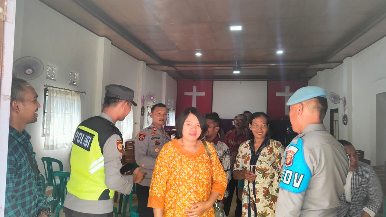 Personil Polri Amankan Ibadah Kenaikan Yesus Kristus di OKU Selatan