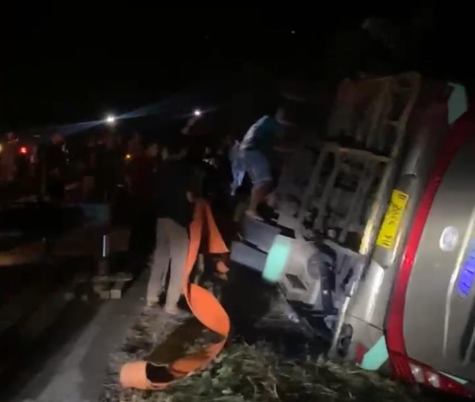 Breaking News, Bus Rombongan Calon Jamaah Umrah Kecelakaan di Muba, 4 Orang Tewas di Tempat