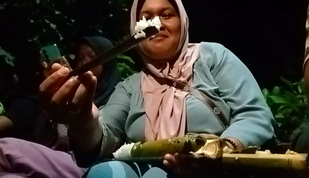 Tradisi Melemang Desa Karang Raja Tetap Lestari dan Pererat Silaturahmi