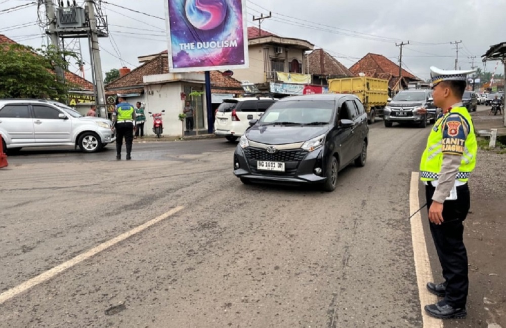 Arus Lalu Lintas di Simpang Belimbing Berjalan Lancar