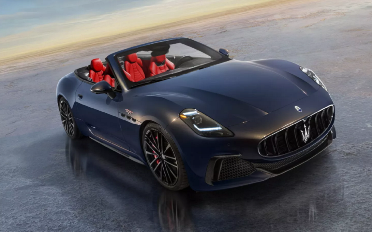 Maserati GranCabrio Topless, Mobil Mewah Yang Debut dengan Warna Berkelas