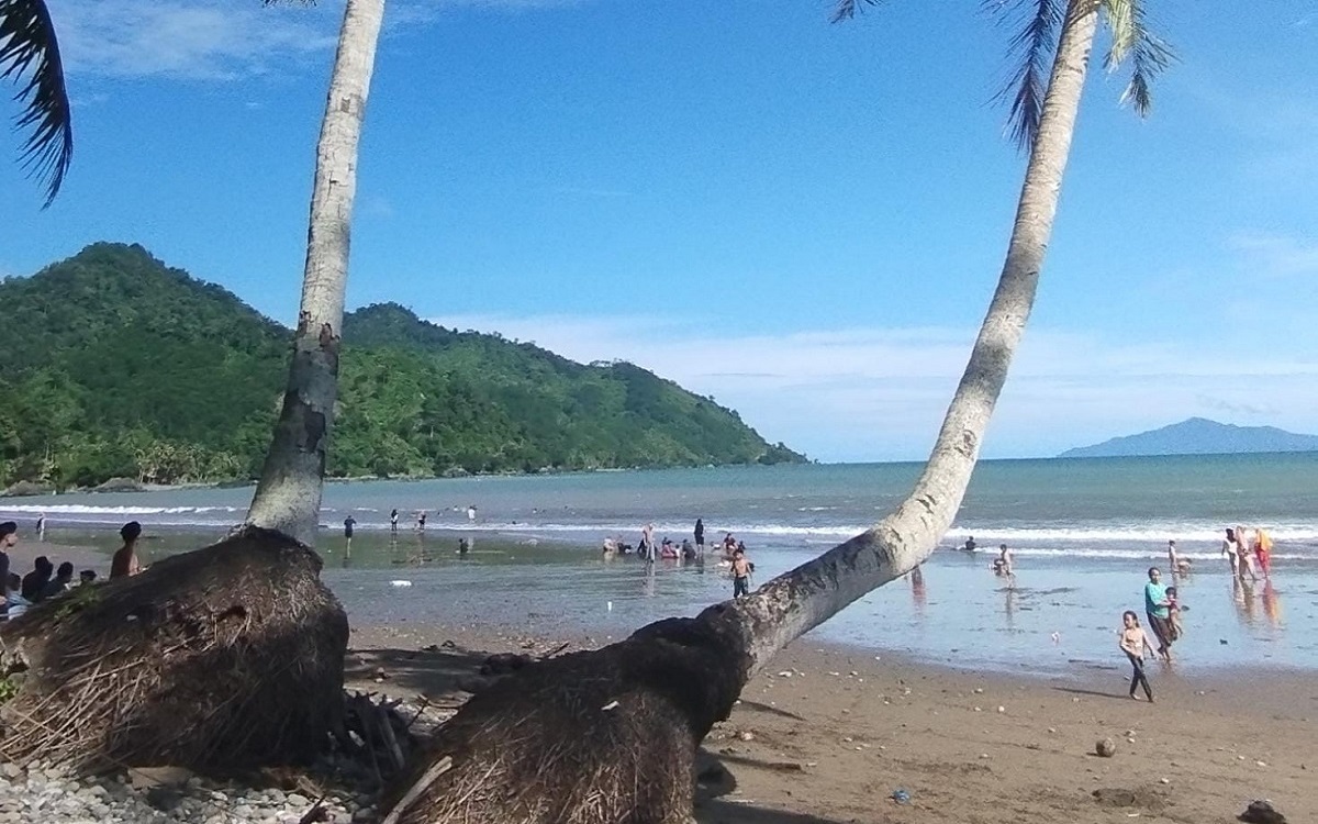 Wisata Pantai Muara Baru,Pesona Baru Wisata Alam di Tanggamus, Lampung