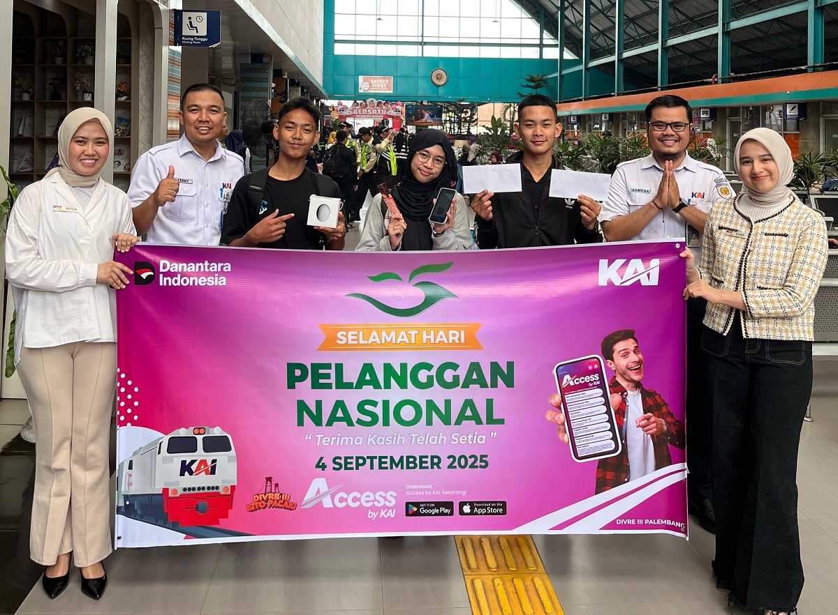 Hari Pelanggan Nasional 2025, KAI Divre III Palembang Sapa Langsung Penumpang
