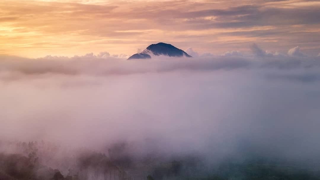 Pesona Gunung Sibuatan, Atap Negeri dari Sumatera Utara