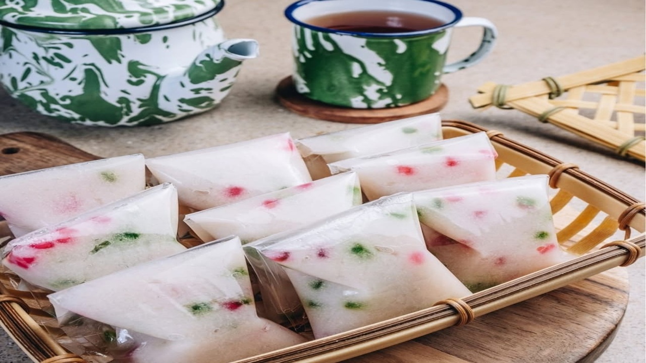 Kue Cantik Manis, Jajanan Pasar Kenyal yang Selalu tampil cantik