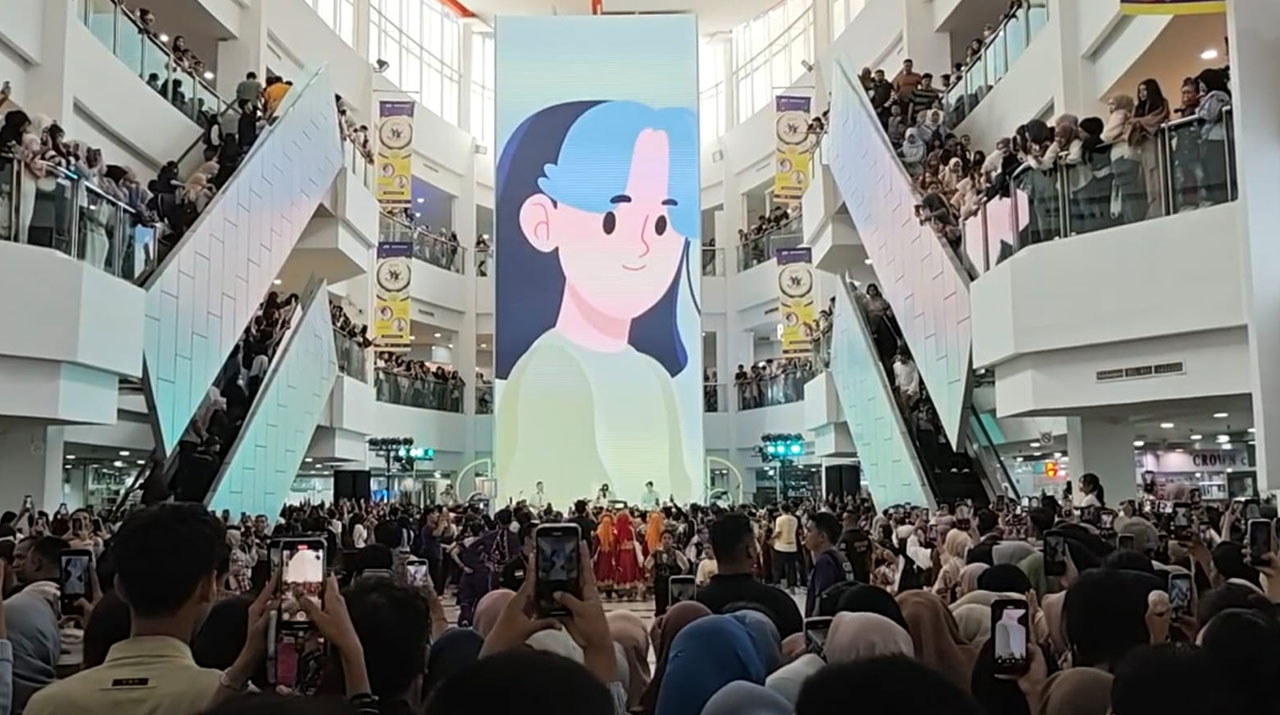 Pengunjung Heboh! Eskalator di PTC Mall Keluar Asap Saat Audisi Indonesia Menari