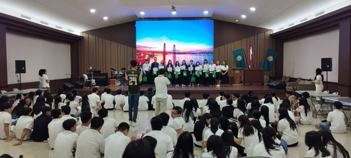 Sekolah Palembang Harapan dan PALTV Gelar Workshop News Anchor untuk Siswa SMA