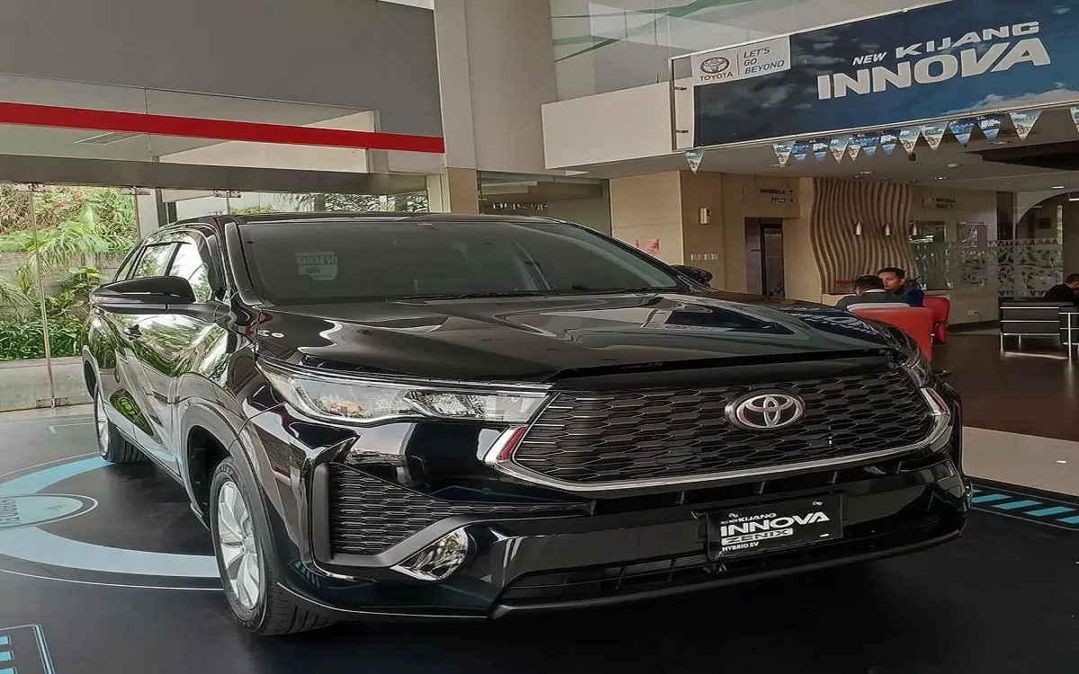 Toyota Bangga dengan Keberhasilan Penjualan Innova Zenix dan Yaris Cross Hybrid