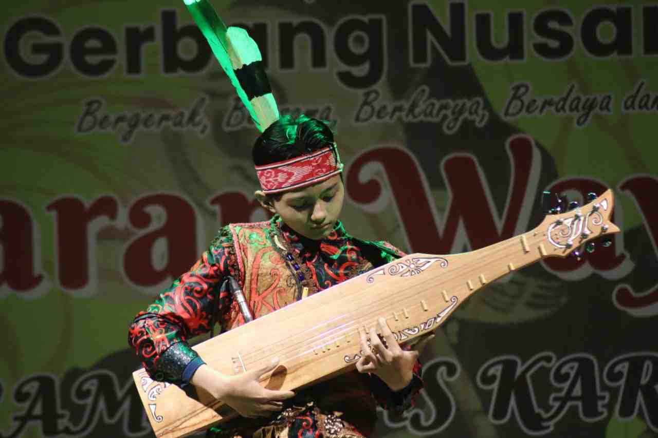 Sape: Alat Musik Tradisional Kalimantan yang Sarat Makna