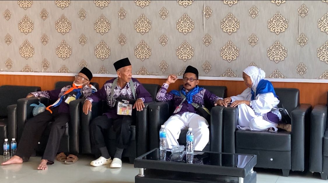 Jelang Keberangkatan Kloter Pertama, Jamaah Calon Haji Sumsel Jalani Persiapan Manasik di Asrama Haji