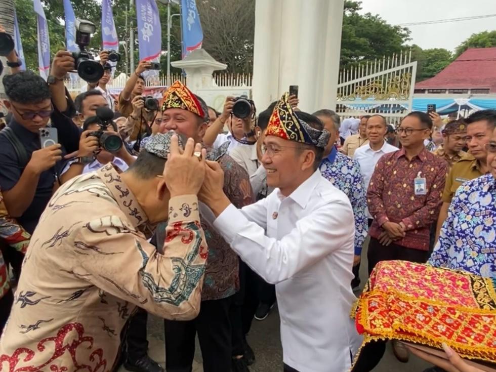 Walikota Palembang, Menbud dan Gubernur Sumsel Hadiri Pameran Perangko Pendiri Bangsa