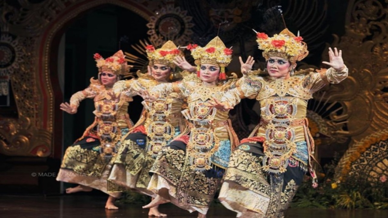 Dekorasi Natal dan Seni Budaya Sambut Wisatawan Nataru di Bali