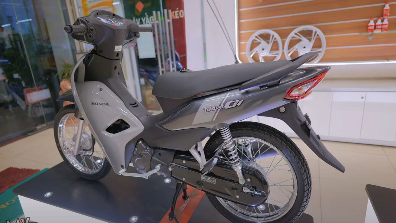 Honda Wave Alpha 110cc 2025: Si Bebek Modern, Irit Banget BBM-nya!