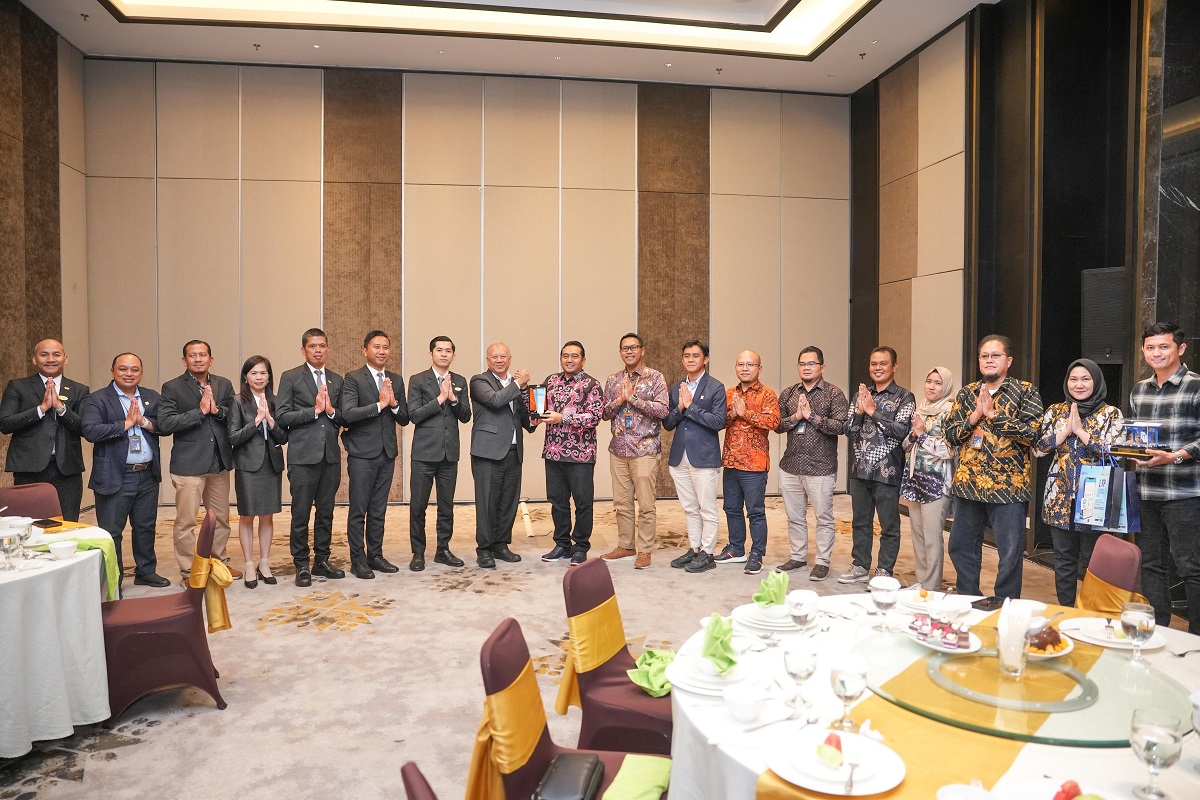 Pelanggan Hebat, Energi Bersahabat, PLN UID S2JB Rayakan Hari Pelanggan Nasional 2025 dengan Dekatkan Layanan 