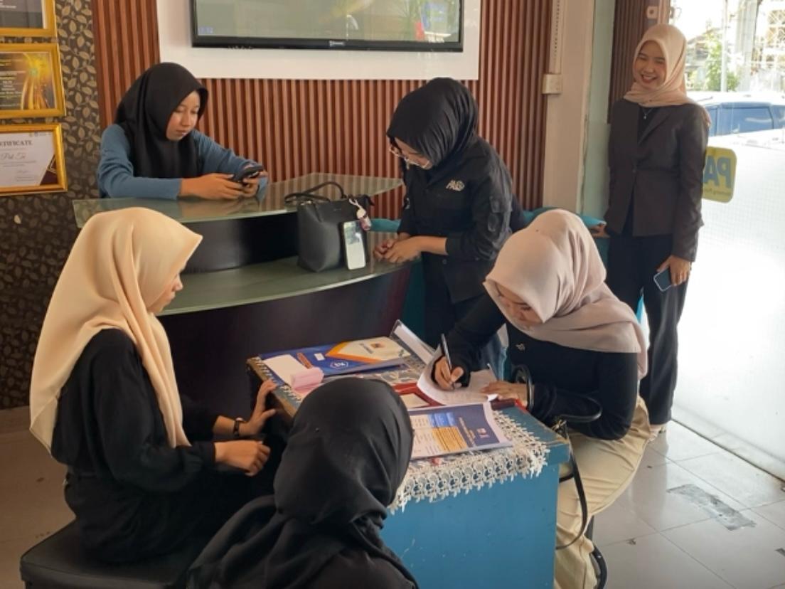 Para Peserta Antusias Registrasi Ulang Semifinal Audisi Presenter PALTV